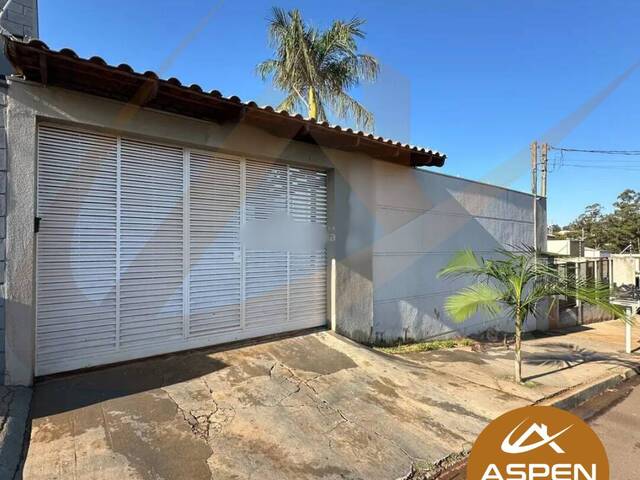 #2422 - Casa para Venda em Arapongas - PR - 1