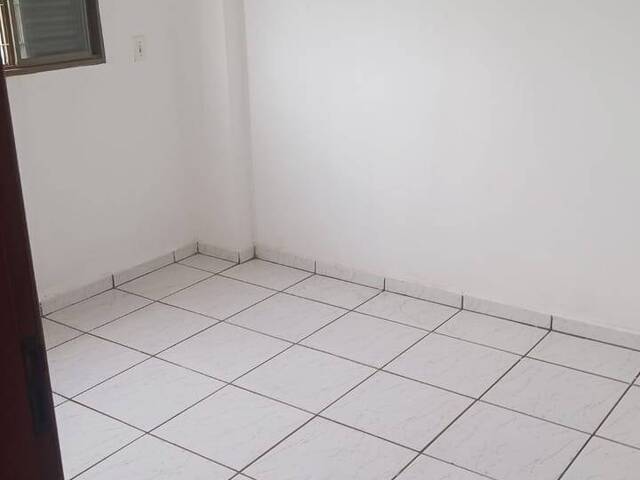 #2533 - Apartamento para Venda em Arapongas - PR - 3